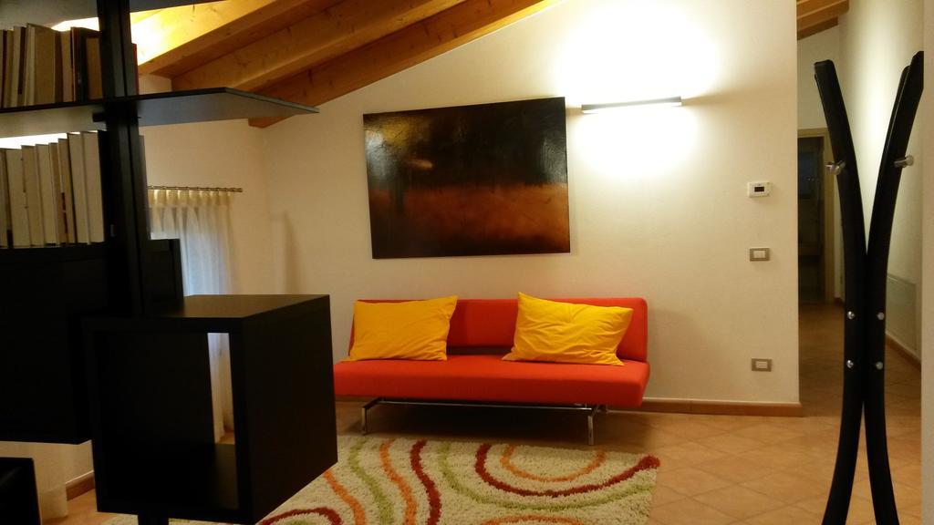 Agriturismo Casalbergo อิโซลาเดลลาสกาลา ภายนอก รูปภาพ